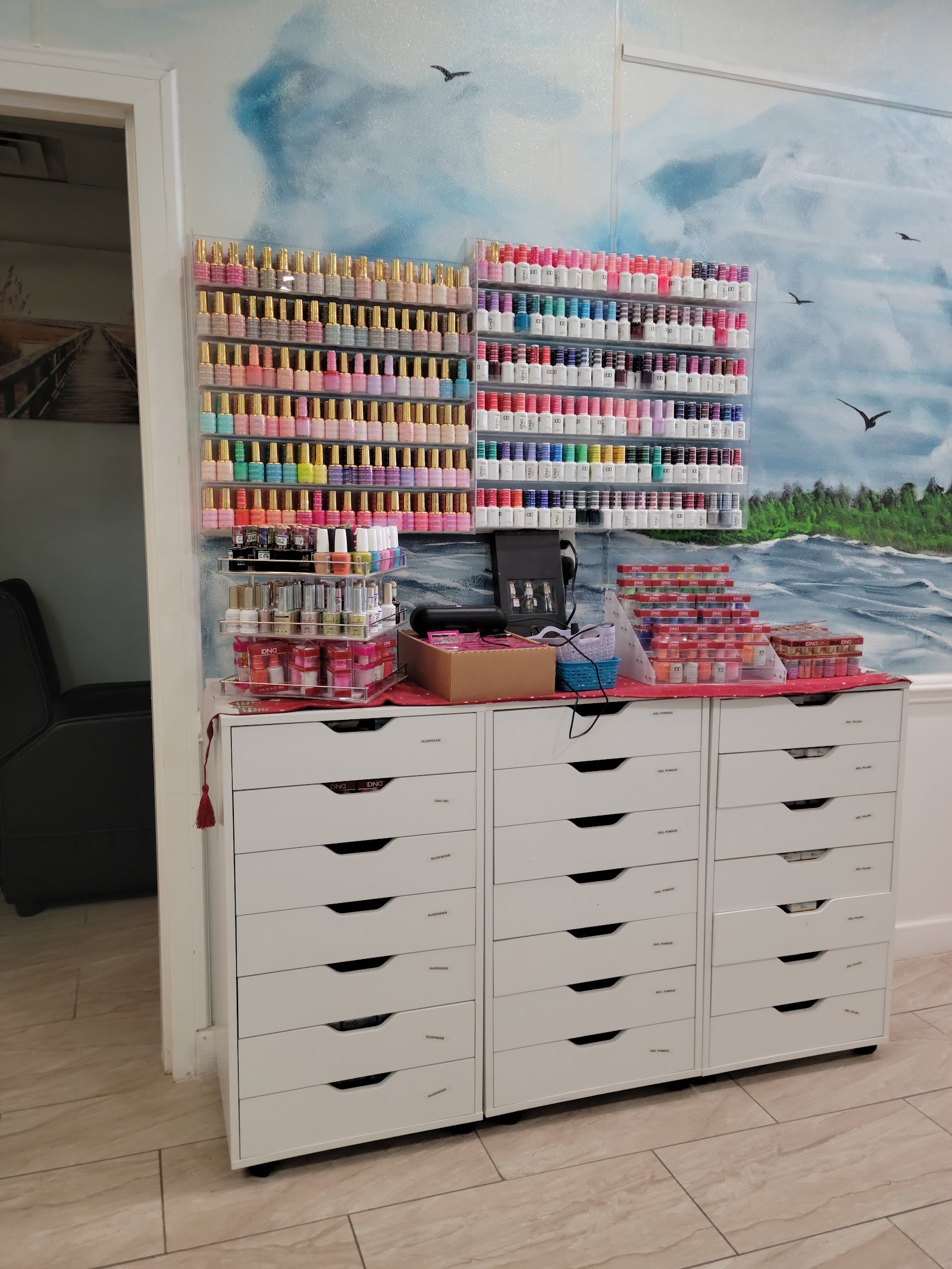 So Nice Nails nail work in North Charleston, South Carolina